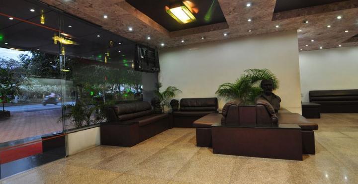 Infiniti Hotel And Spa Indore Exterior foto