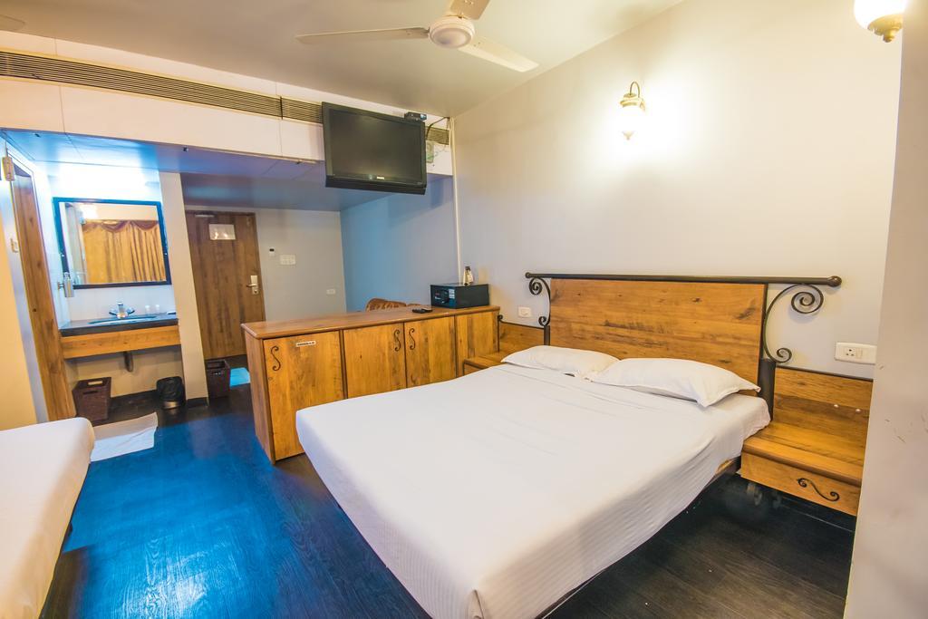 Infiniti Hotel And Spa Indore Exterior foto