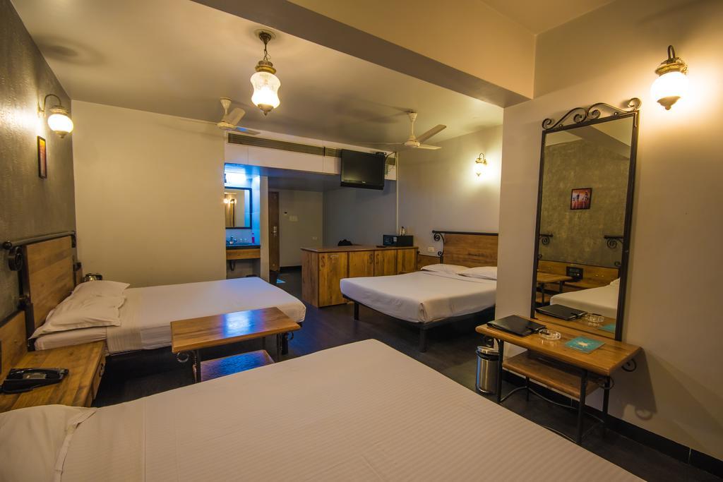 Infiniti Hotel And Spa Indore Exterior foto