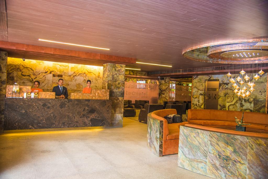 Infiniti Hotel And Spa Indore Exterior foto